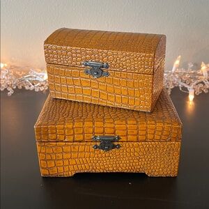 BNIB Southern Living At Home Brown Faux Leather Box #40287